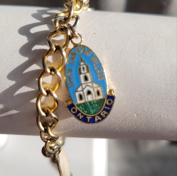 2/$12 Vintage souvenir Upper Canada Village charm bracelet GUC - Picture 3 of 5